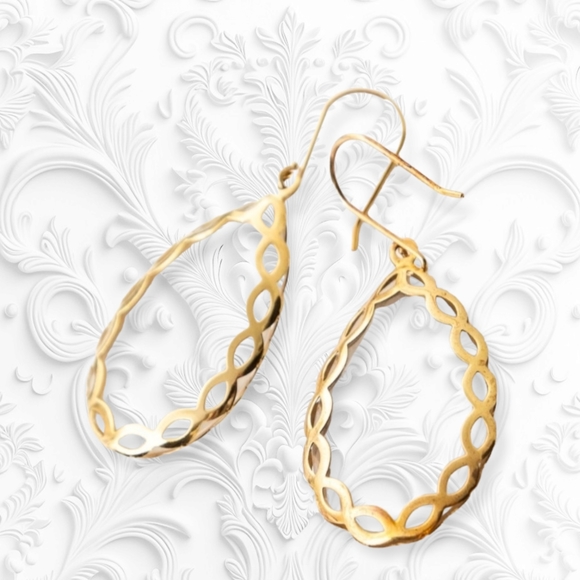 Faceted Clear Quartz Pear Gemstone Earrings - Picture 7 of 16